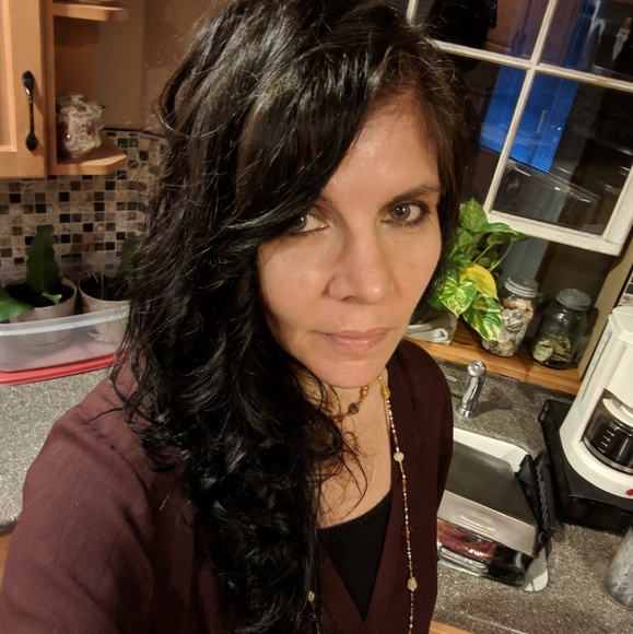 Meet your Posher, Jen - Picture 2 of 3